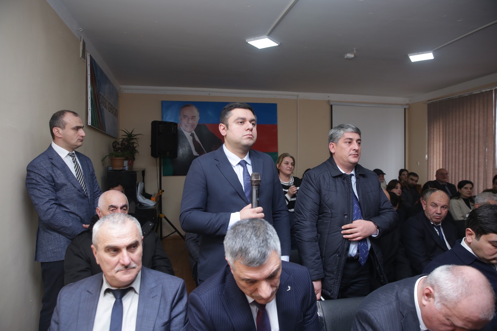 Xaçmaz şəhərində sakinlərin müraciət və təklifləri dinlənilib (FOTO)