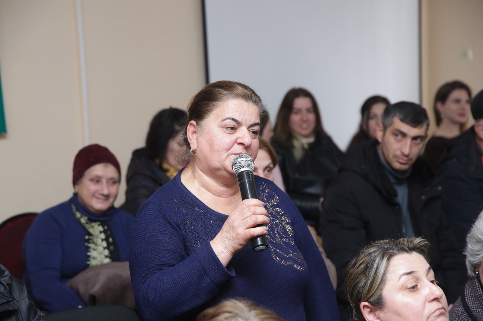 Xaçmaz şəhərində sakinlərin müraciət və təklifləri dinlənilib (FOTO)