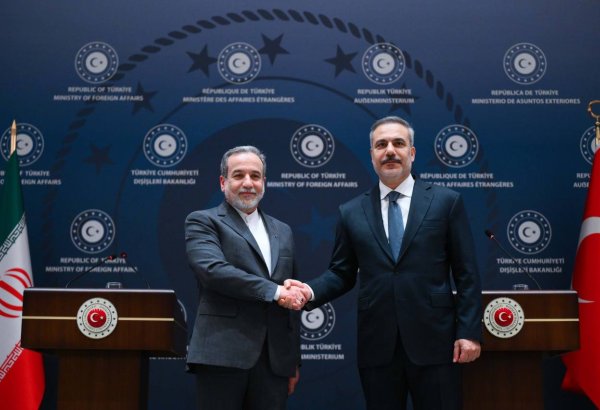 Türkiyə və İranın XİN başçıları arasında telefon danışığı olub