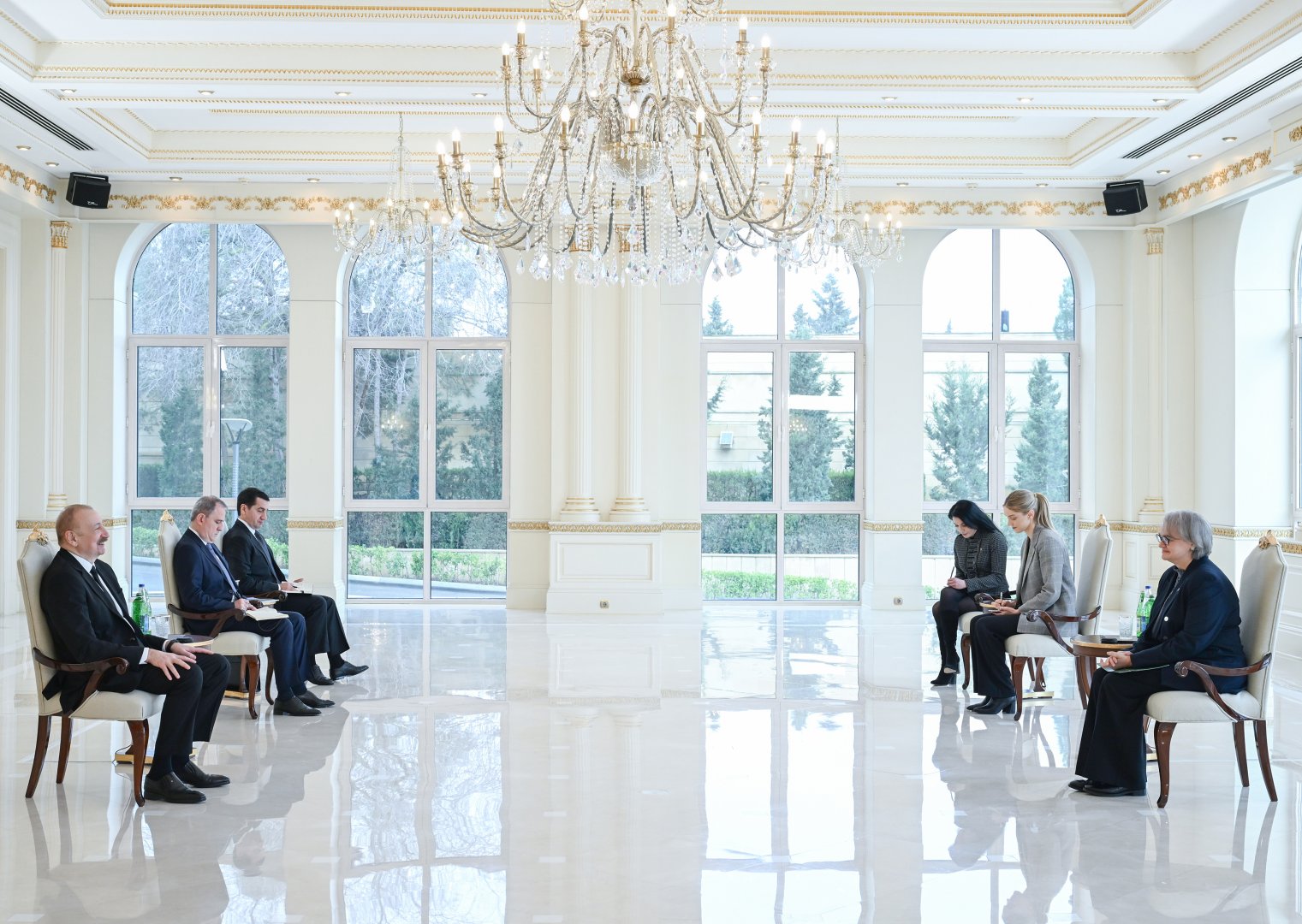 Prezident İlham Əliyev Avstraliyanın Azərbaycanda yeni təyin olunmuş səfirinin etimadnaməsini qəbul edib (FOTO) (YENİLƏNİB)