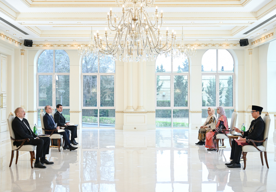 Prezident İlham Əliyev İndoneziyanın Azərbaycanda yeni təyin olunmuş səfirinin etimadnaməsini qəbul edib (FOTO) (YENİLƏNİB)