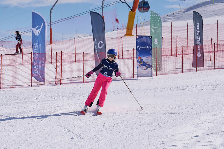 Uşaqlar arasında xizək yarışı üzrə Heydər Əliyev Kuboku keçirildi (FOTO)