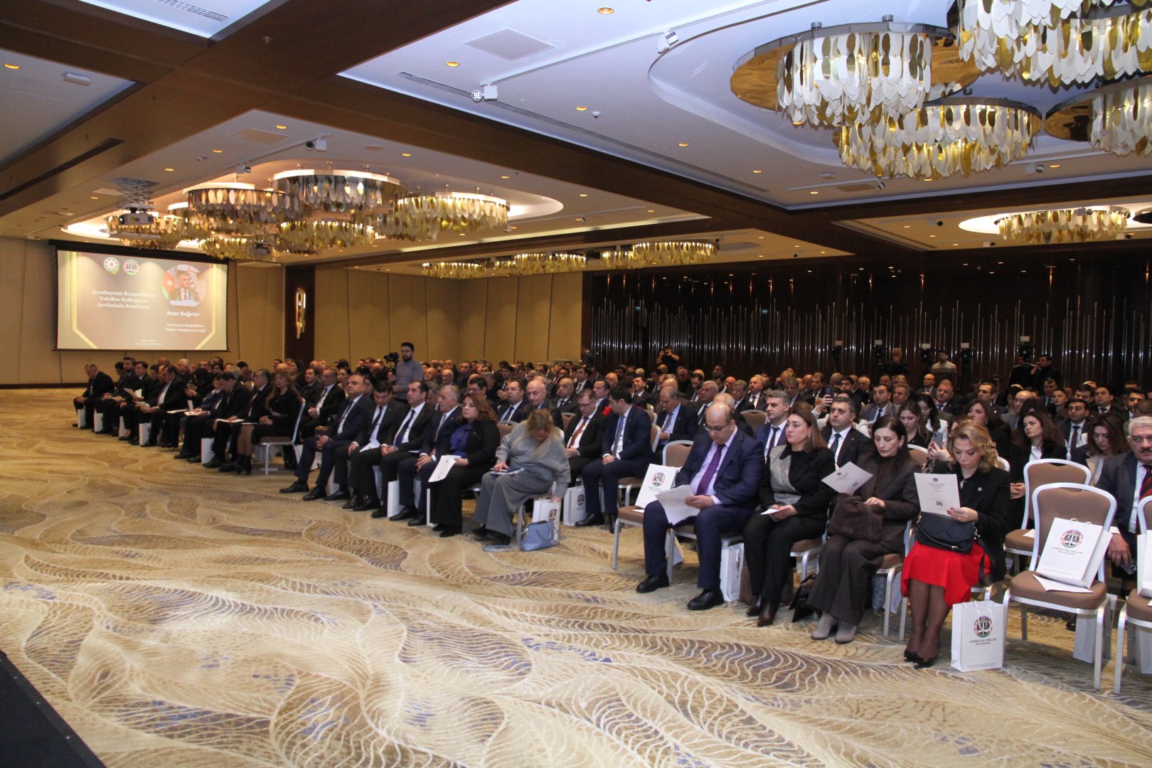 Vəkillər Kollegiyası üzvlərinin növbəti konfransı keçirildi (FOTO)