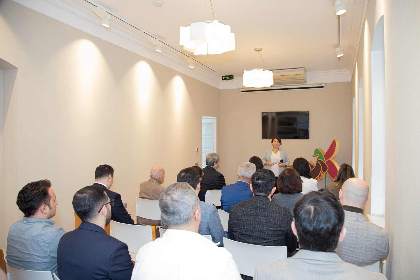 “Yüksəliş” müsabiqəsinin qalibləri üçün “Ədibin Evində Yüksəliş” silsilə görüşlərinin ilk sessiyası keçirilib (FOTO)