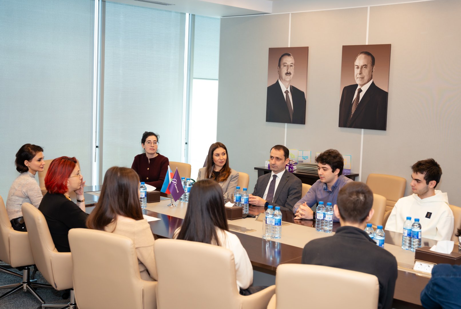 Azercell Gənclər Günü ərəfəsində Beynəlxalq İnformatika Olimpiadası üzrə milli komanda ilə görüş keçirib (FOTO)