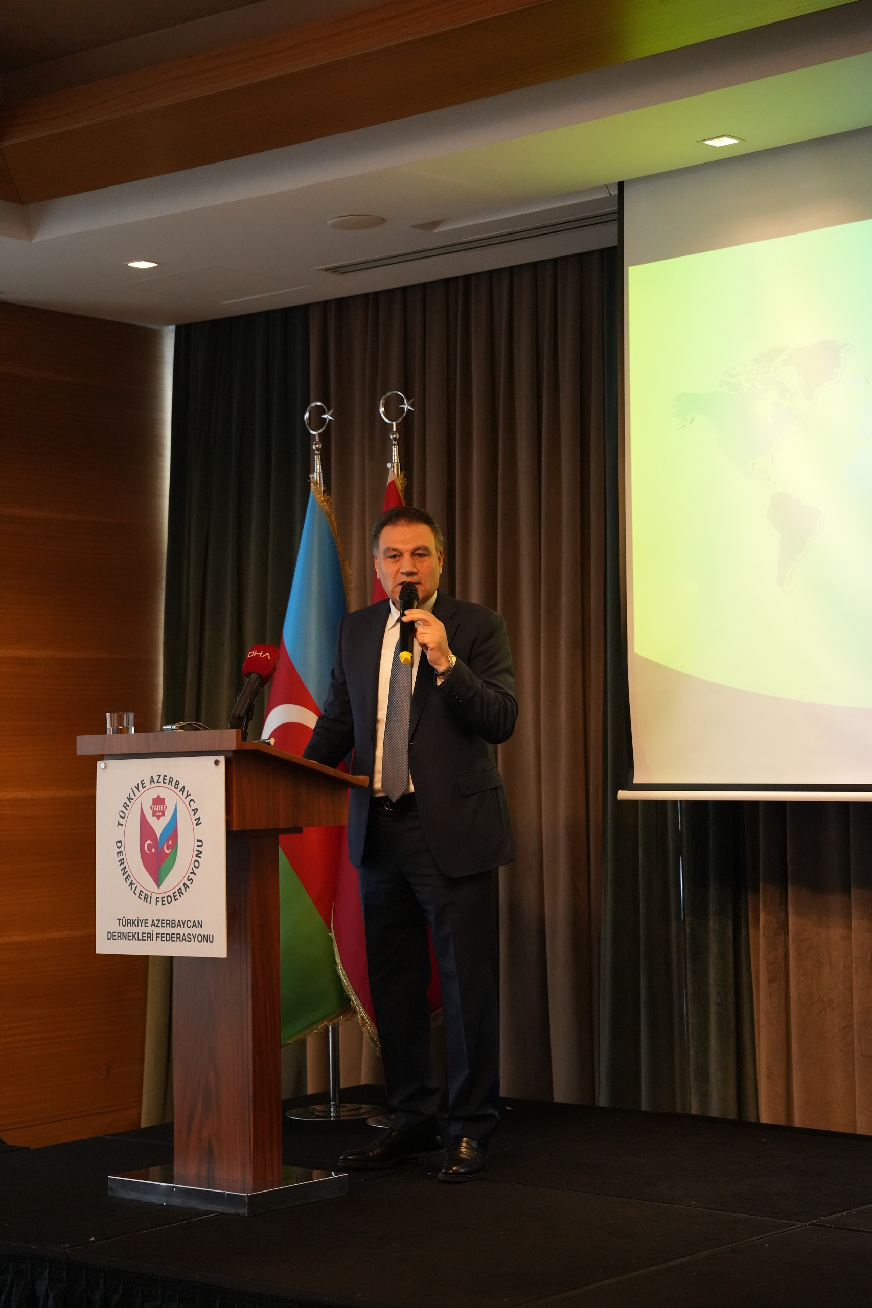 İstanbulda “Azərbaycan Diaspor Gəncləri: Birlik və İnkişaf Forumu” keçirilir (FOTO)