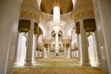 Heydər Əliyev Fondunun vitse-prezidenti Leyla Əliyeva Əbu-Dabidə Şeyx Zayed məscidini ziyarət edib (FOTO)