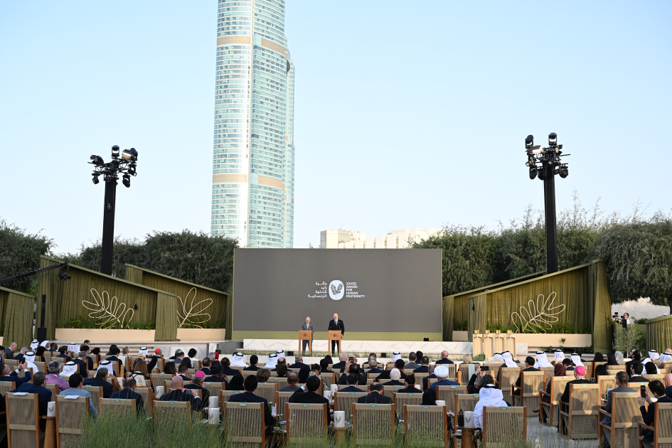 Prezident İlham Əliyevə Əbu-Dabidə “Zayed İnsan Qardaşlığı Mükafatı” təqdim olunub (FOTO)