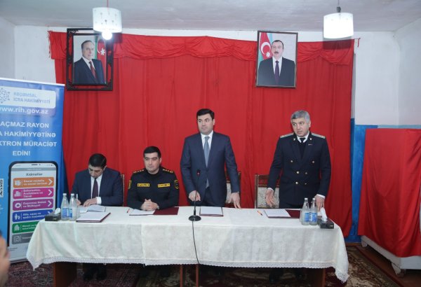 Elnur Rzayev Çarxı kəndində sakinlərlə görüşüb (FOTO)