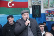 Elnur Rzayev Çarxı kəndində sakinlərlə görüşüb (FOTO)
