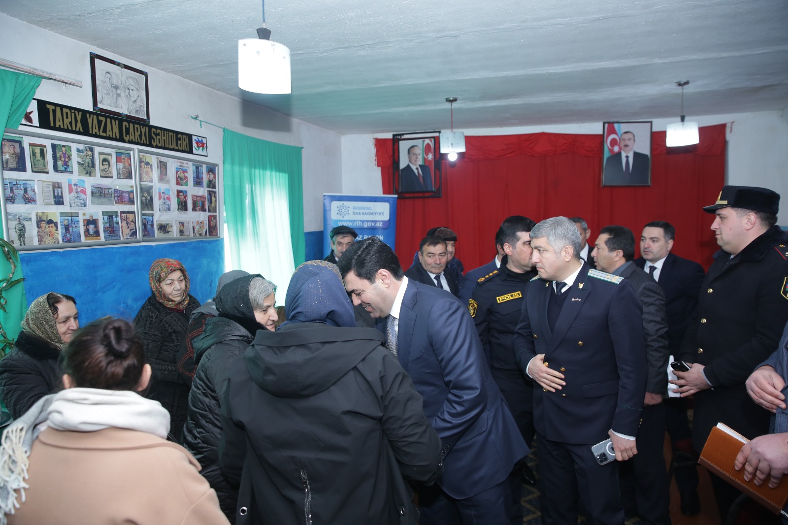 Elnur Rzayev Çarxı kəndində sakinlərlə görüşüb (FOTO)