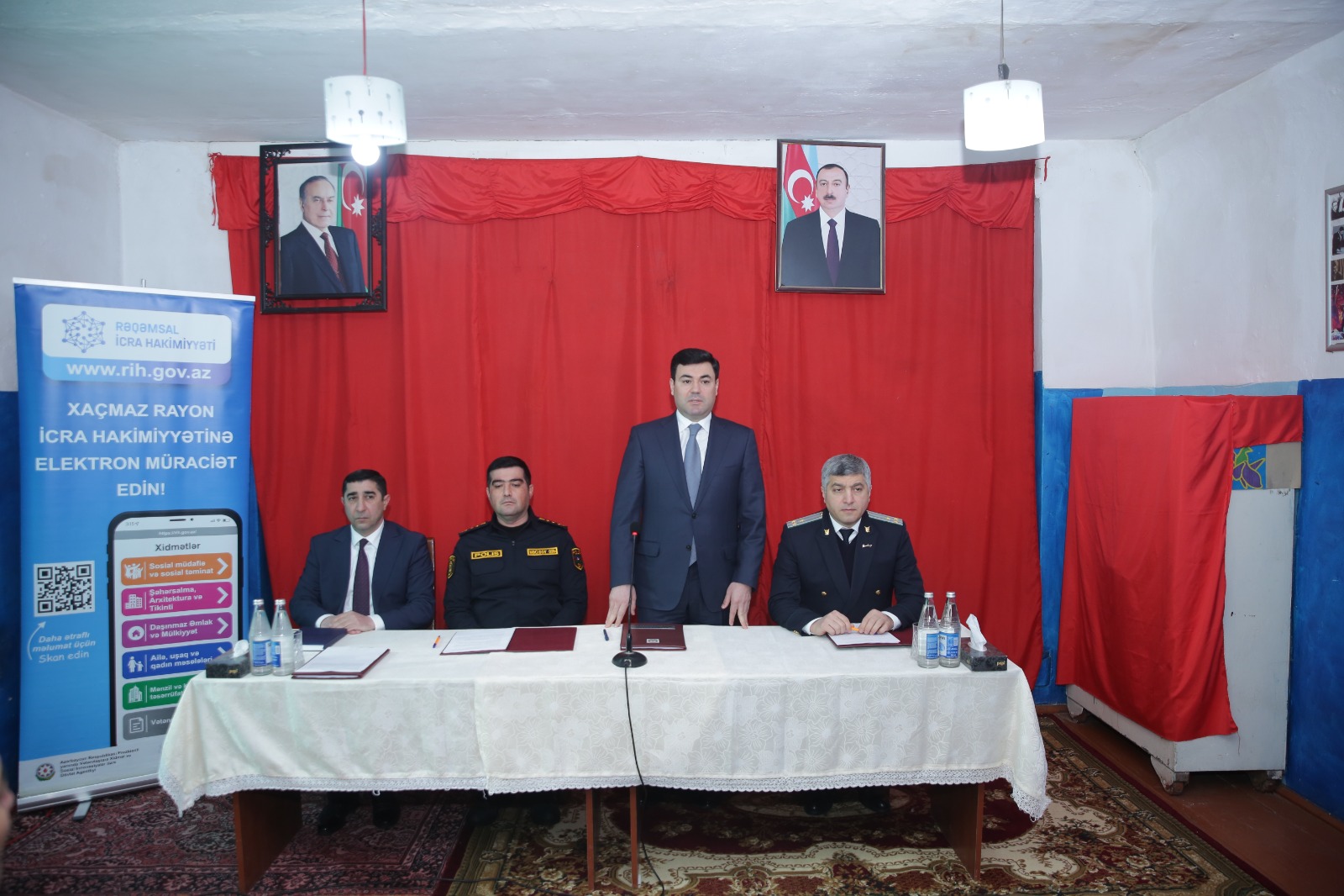 Elnur Rzayev Çarxı kəndində sakinlərlə görüşüb (FOTO)