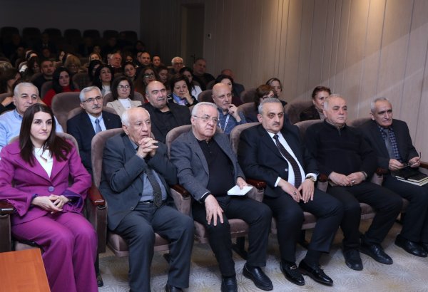 İsrailli professor Mark Applebaum AzMİU-da süni intellekt mövzusunda elmi seminarla çıxış edib (FOTO)