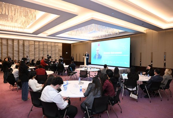 Fərqli ideyalarla zəngin “GəncVİZYON” ideyatonu keçirilib (FOTO)