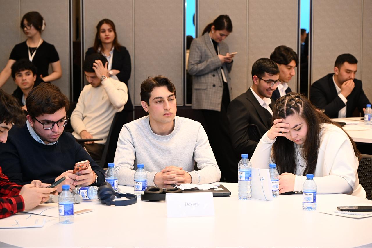 Fərqli ideyalarla zəngin “GəncVİZYON” ideyatonu keçirilib (FOTO)