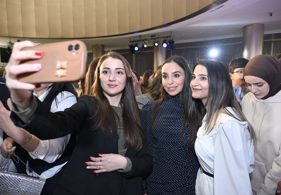 Qəbələdə “Qış nağılı” II Beynəlxalq Musiqi Festivalının açılışı olub (FOTO)