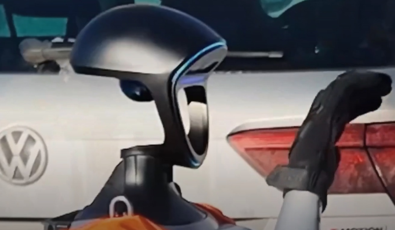 Moskvada robot qar təmizləyicisi sınaqdan keçirildi (FOTO)