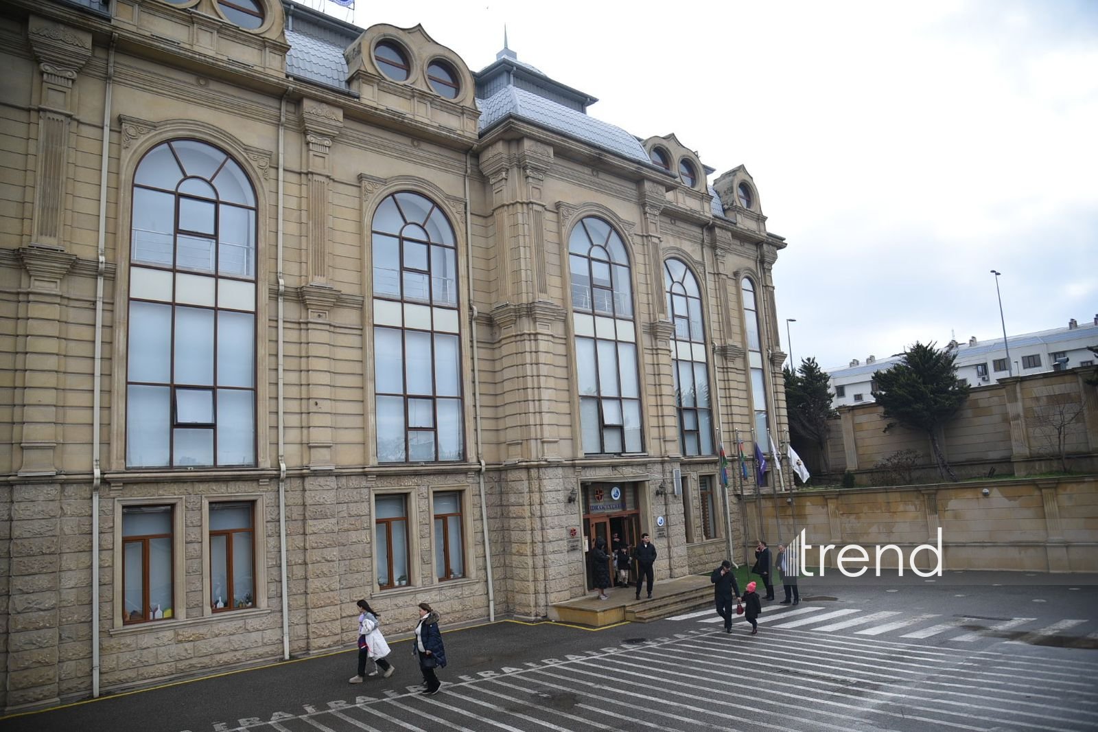 Liseydə güllələnən müəllimin vəziyyəti açıqlandı (FOTO) (YENİLƏNİB)