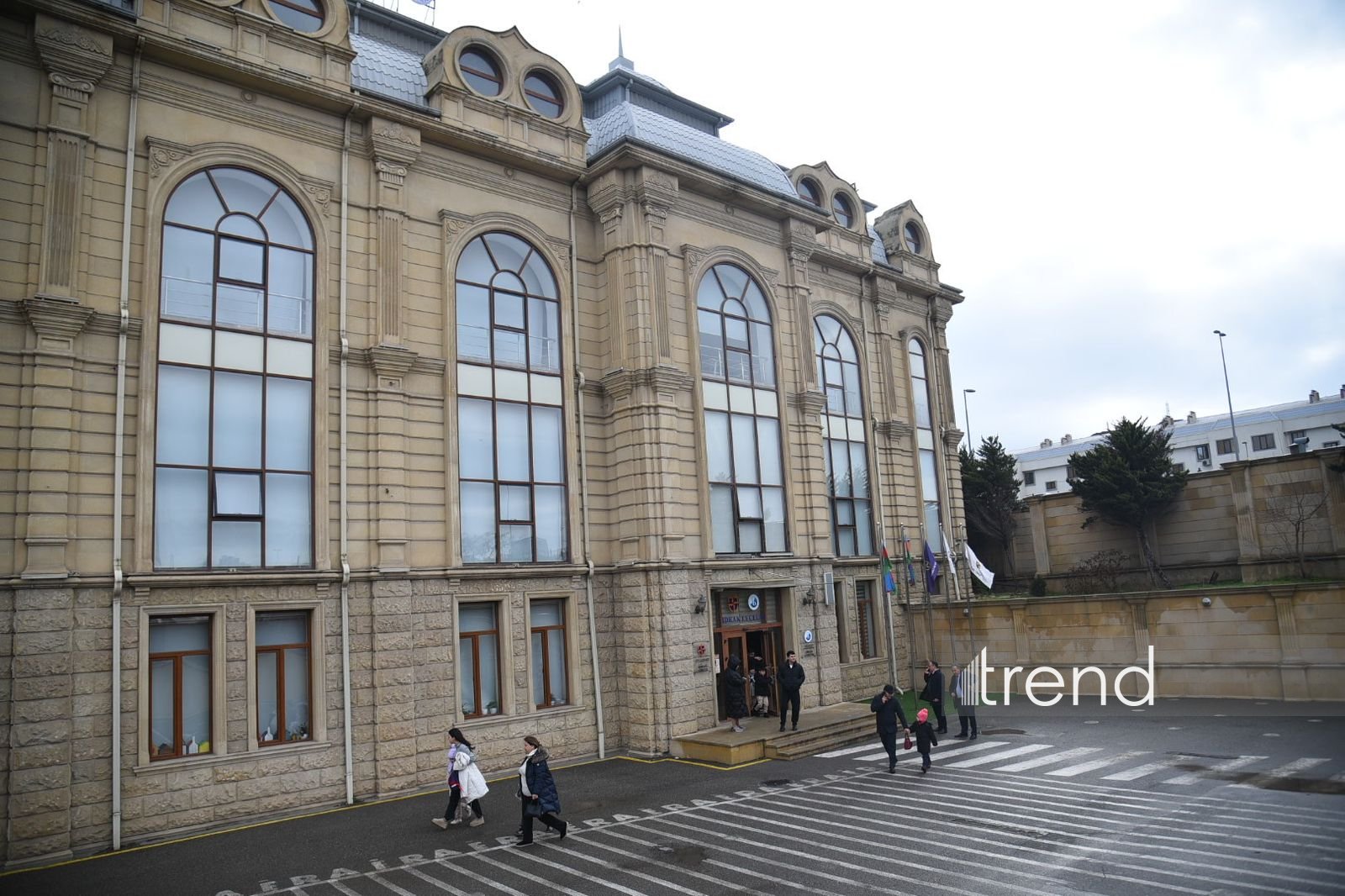 Liseydə güllələnən müəllimin vəziyyəti açıqlandı (FOTO) (YENİLƏNİB)