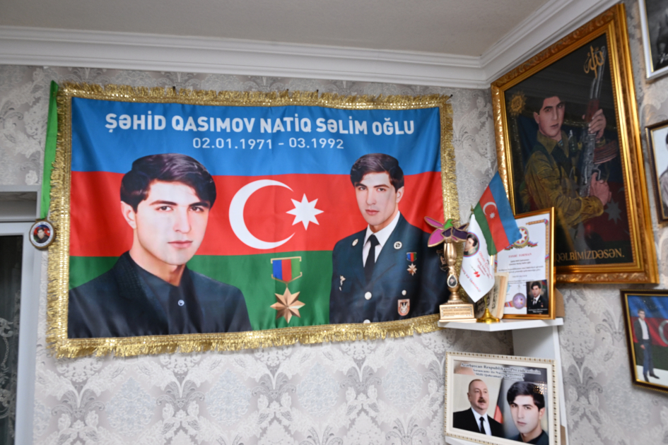 Heydər Əliyev Fondunun vitse-prezidenti Leyla Əliyeva və Alena Əliyeva Gəncə Memorial Kompleksini və Milli Qəhrəman Natiq Qasımovun ailəsini ziyarət ediblər (FOTO)