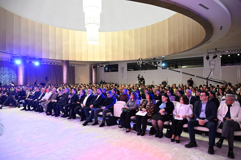 “Qış nağılı” festivalında “Bakı-Neapol: musiqi körpüsü” kamera axşamı keçirilib (FOTO)