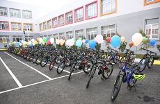 Heydər Əliyev Fondunun vitse-prezidenti Leyla Əliyeva və Alena Əliyeva Gəncədə STEAM mərkəzində və 37 nömrəli tam orta məktəbdə olublar (FOTO)