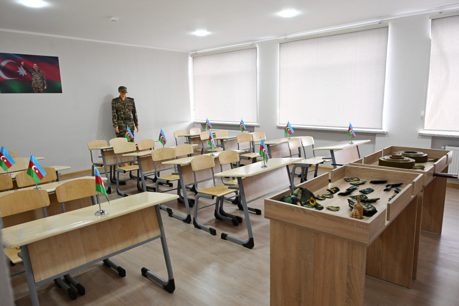 Heydər Əliyev Fondunun vitse-prezidenti Leyla Əliyeva və Alena Əliyeva Gəncədə STEAM mərkəzində və 37 nömrəli tam orta məktəbdə olublar (FOTO)