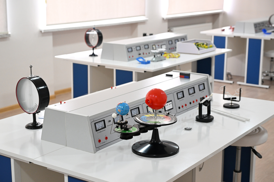 Heydər Əliyev Fondunun vitse-prezidenti Leyla Əliyeva və Alena Əliyeva Gəncədə STEAM mərkəzində və 37 nömrəli tam orta məktəbdə olublar (FOTO)