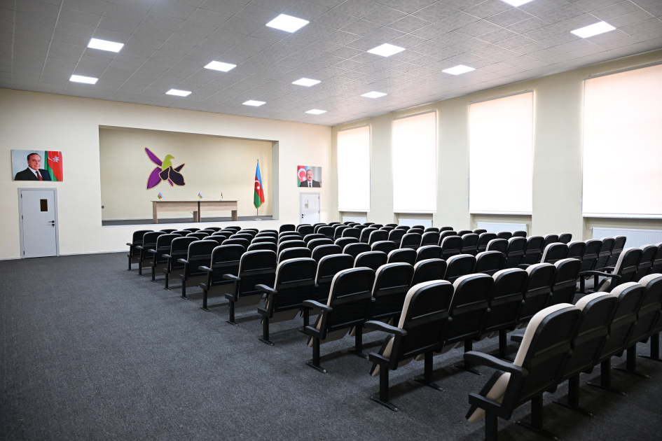 Heydər Əliyev Fondunun vitse-prezidenti Leyla Əliyeva və Alena Əliyeva Gəncədə STEAM mərkəzində və 37 nömrəli tam orta məktəbdə olublar (FOTO)