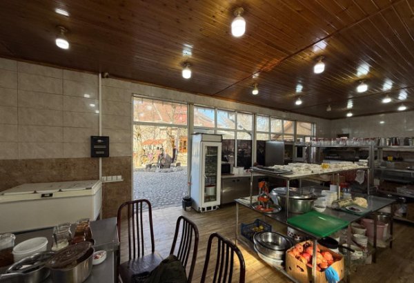 Məşhur restoranda saxta alkoqollu içkilər aşkarlandı (FOTO)