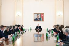 Prezident İlham Əliyev ABŞ Ticarət Palatasının nümayəndə heyətini qəbul edib (FOTO)