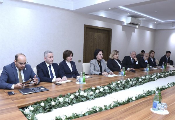 AzMİU ilə İqtisadiyyat İnstitutu arasında əməkdaşlığa dair Memorandum imzalanıb (FOTO)