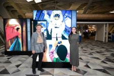 Leyla Əliyeva Bakıda dünyaşöhrətli fotojurnalist Reza Deqatinin “Yüksələn işıq” sərgisini ziyarət edib (FOTO)