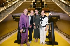 Leyla Əliyeva Bakıda dünyaşöhrətli fotojurnalist Reza Deqatinin “Yüksələn işıq” sərgisini ziyarət edib (FOTO)