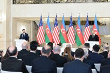 Prezident İlham Əliyev və ABŞ-nin Vitse-prezidenti Ceyms Devid Vens mətbuata bəyanatlarla çıxış ediblər (FOTO)