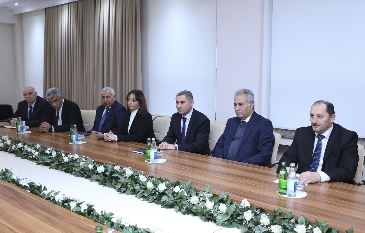 AzMİU ilə İqtisadiyyat İnstitutu arasında əməkdaşlığa dair Memorandum imzalanıb (FOTO)