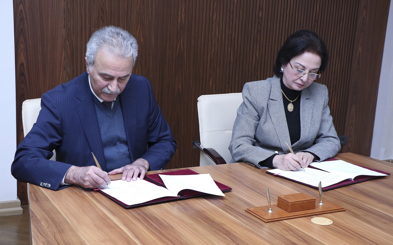 AzMİU ilə İqtisadiyyat İnstitutu arasında əməkdaşlığa dair Memorandum imzalanıb (FOTO)