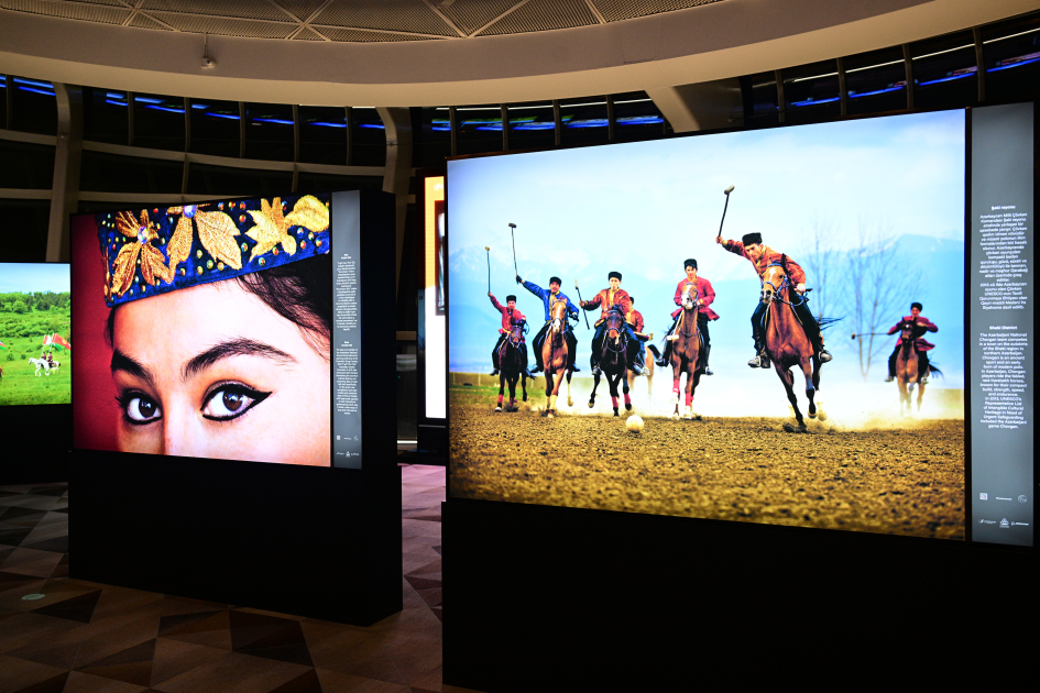 Leyla Əliyeva Bakıda dünyaşöhrətli fotojurnalist Reza Deqatinin “Yüksələn işıq” sərgisini ziyarət edib (FOTO)