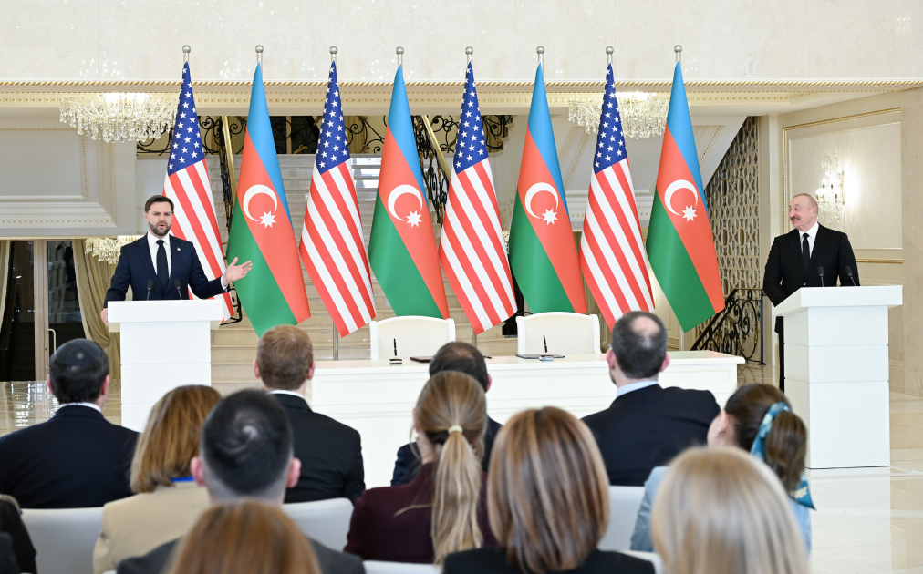 Prezident İlham Əliyev və ABŞ-nin Vitse-prezidenti Ceyms Devid Vens mətbuata bəyanatlarla çıxış ediblər (FOTO)