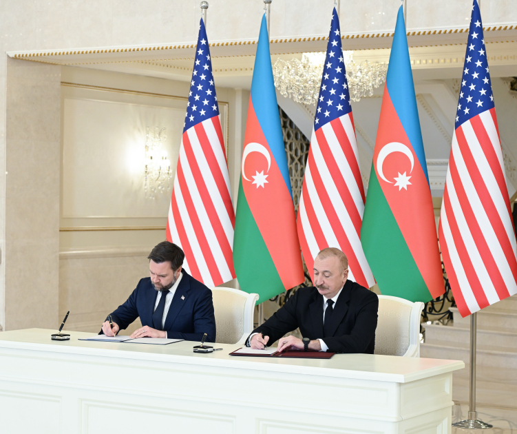 Bakıda “Azərbaycan Respublikası Hökuməti ilə Amerika Birləşmiş Ştatları Hökuməti arasında Strateji Tərəfdaşlıq Xartiyası”nın imzalanma mərasimi keçirilib (FOTO)