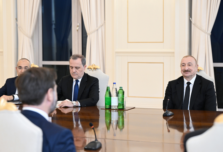 Prezident İlham Əliyevin ABŞ-nin Vitse-prezidenti ilə geniş tərkibdə görüşü olub (FOTO)