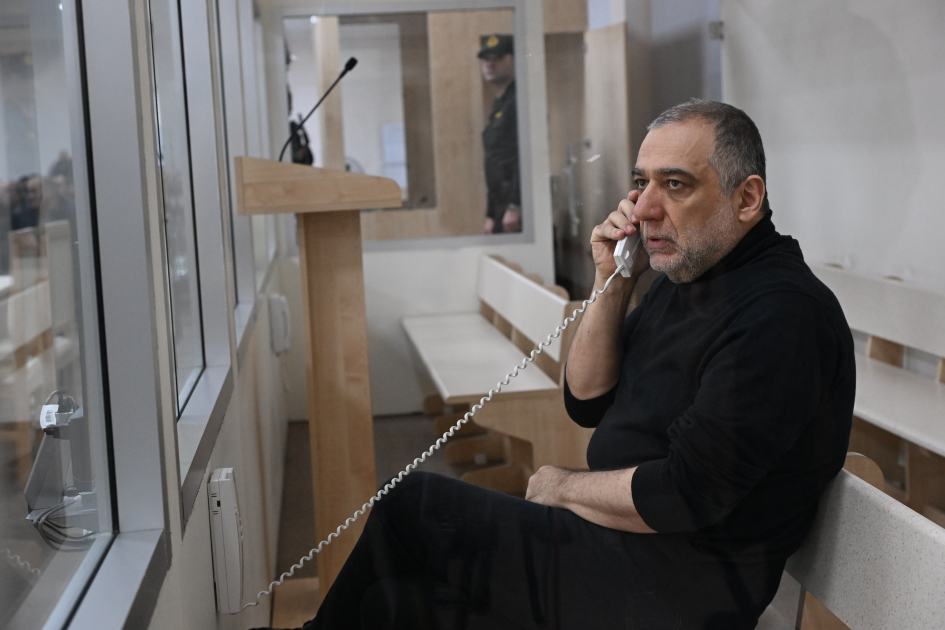 Ruben Vardanyanın məhkəməsində məhkəmə baxışı başa çatıb, hakimlər müşavirəyə gedib (FOTO)