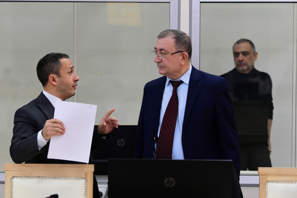 Ruben Vardanyanın məhkəməsində məhkəmə baxışı başa çatıb, hakimlər müşavirəyə gedib (FOTO)