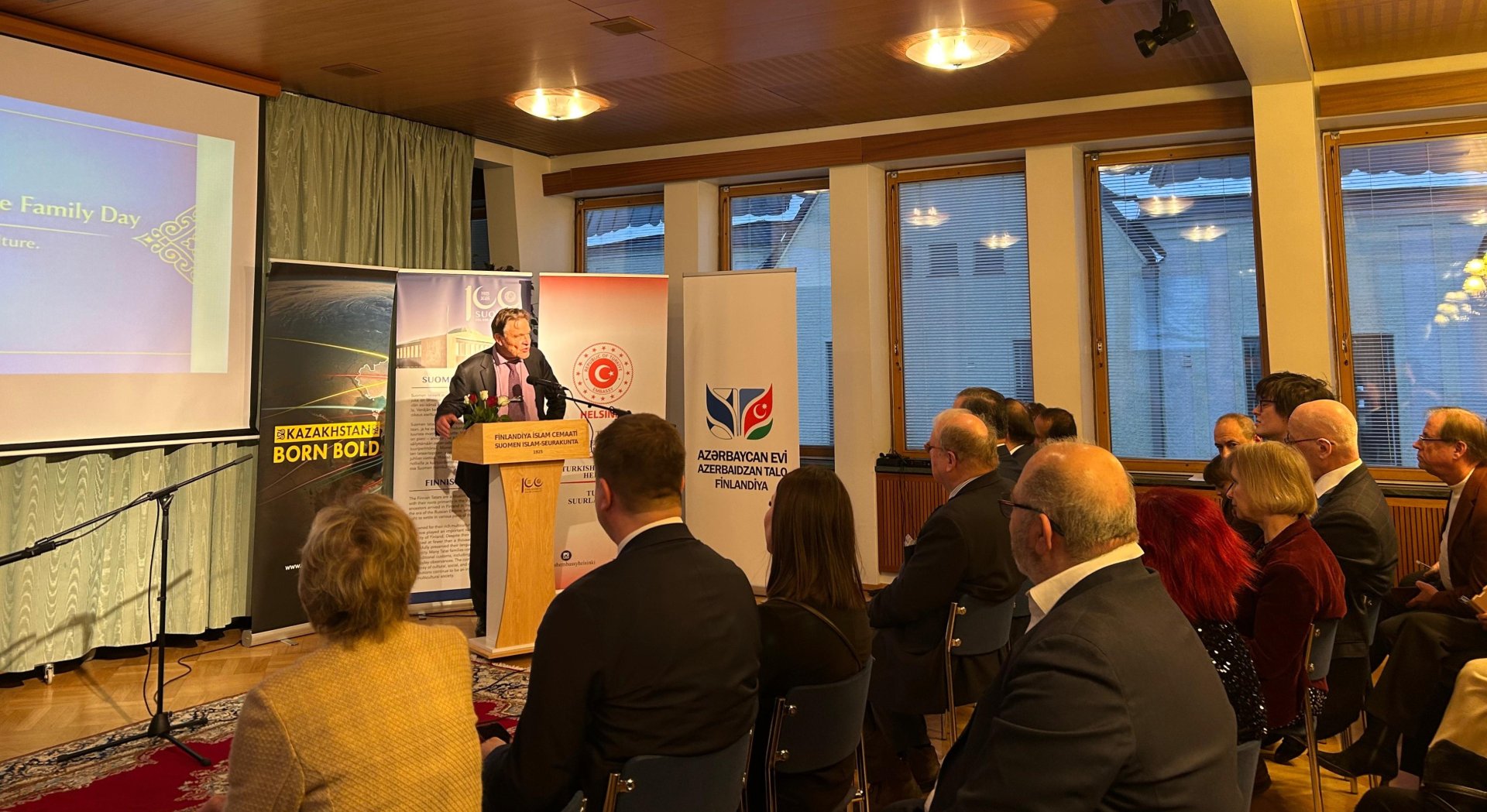 Helsinkidə Dünya Türk Dili Ailəsi Günü qeyd olunub (FOTO)