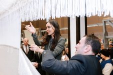 Heydər Əliyev Fondunun vitse-prezidenti Leyla Əliyeva Şuşa məscidi üçün hazırlanan dairəvi əl xalçasının kəsilməsi mərasimində iştirak edib (FOTO)