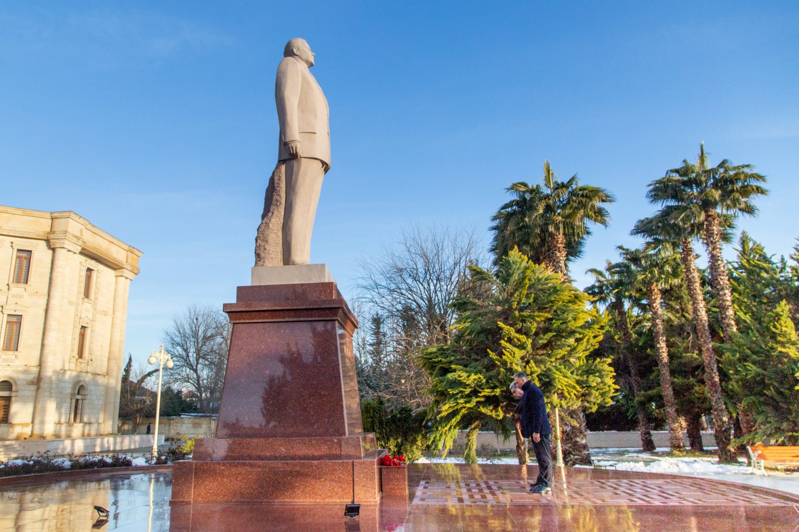 Rəşad Nəbiyev Salyanda vətəndaşları qəbul edib (FOTO)