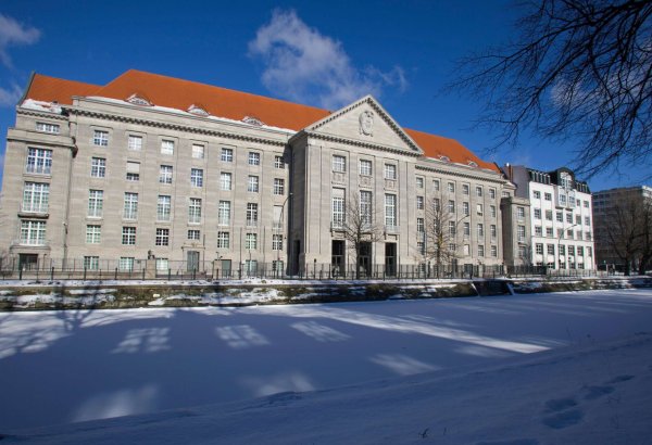 Avropa öz təhlükəsizliyi naminə üzərinə daha çox məsuliyyət götürür - Almaniya MN (ÖZƏL)