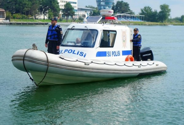 Xəzərdə nadir balıqları ovlayan brakonyer saxlanıldı