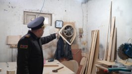 Bakıda yanğın təhlükəli mebel sexinin fəaliyyəti dayandırıldı (FOTO)