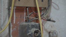 Bakıda yanğın təhlükəli mebel sexinin fəaliyyəti dayandırıldı (FOTO)